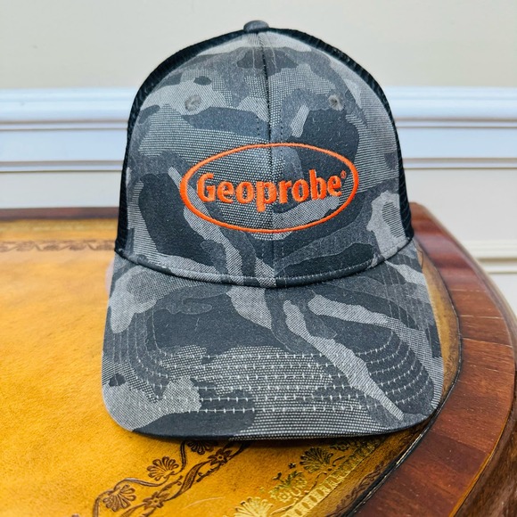 Camo and Black Mesh Drill Rig Outdoor Cap Baseball Hat Adjustable NEW - Picture 1 of 5